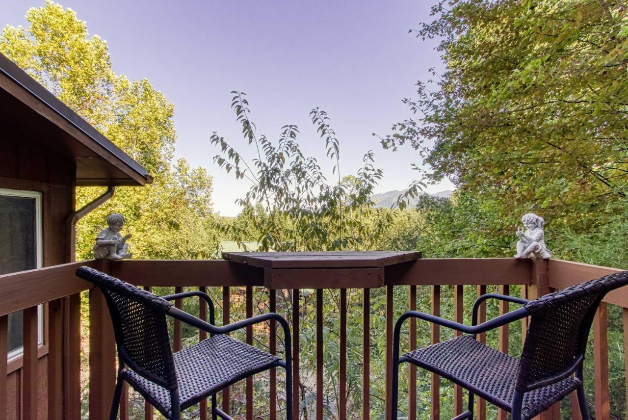 Cozy Cabin With Mountain Views Near Skylift Park! Gatlinburg Bagian luar foto