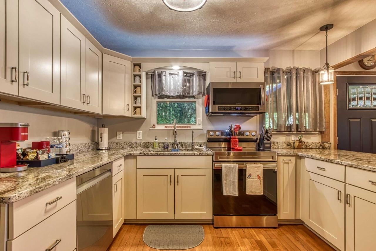 Cozy Cabin With Mountain Views Near Skylift Park! Gatlinburg Bagian luar foto